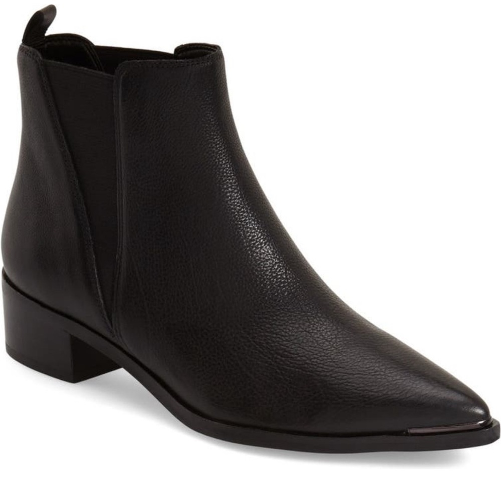 LIKE NEW with box! Marc Fisher Yale Chelsea Boots in Black Leather - Size 7